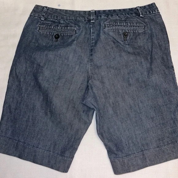 Women's Gap Denim Shorts Size 10 Blue - Picture 2 of 3